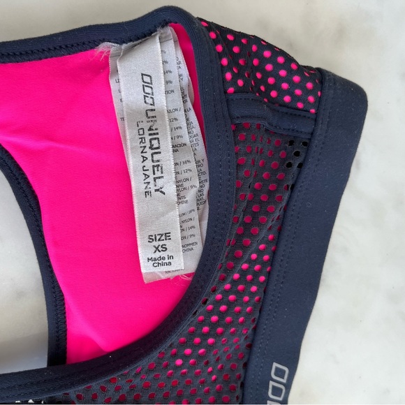 Lorna Jane Hot Pink & Mesh Sports Bra in XS - Picture 3 of 6
